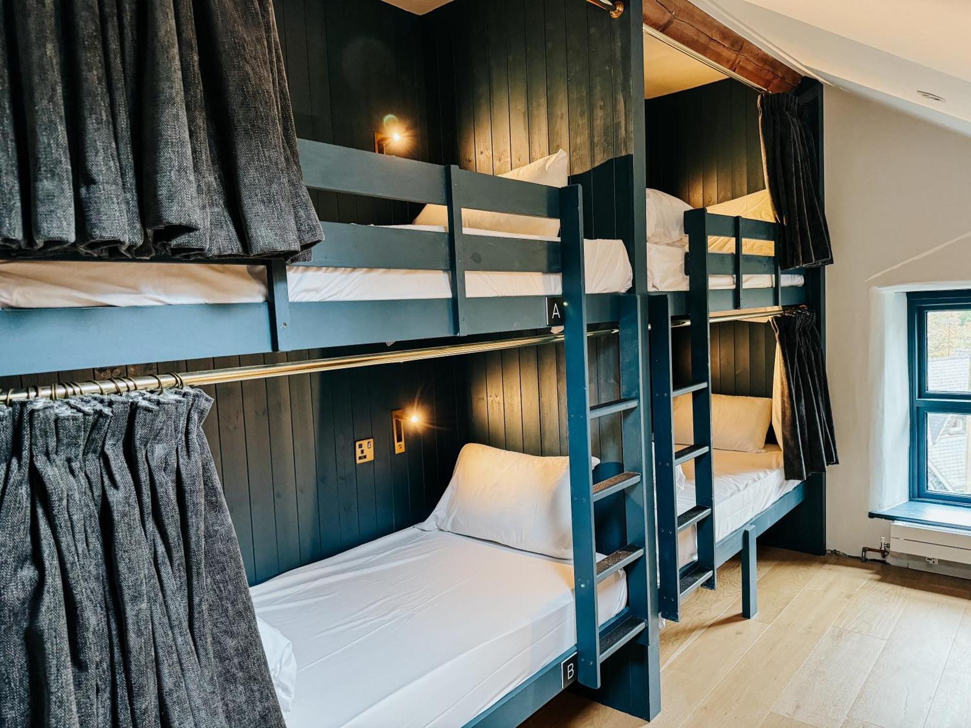 Auberge de jeunesse Base Camp Snowdonia, Gwersyll Cyntaf Eryri à Betws-y-Coed Extérieur photo